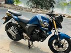 Yamaha FZS 2022
