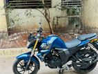 Yamaha FZS 2022