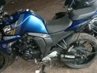 Yamaha FZS 2023