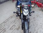 Yamaha FZS 2023