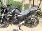 Yamaha FZS 2025