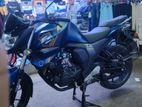 Yamaha FZS . 2025