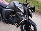 Yamaha FZS . 2015