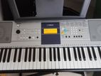 YAMAHA PSR E-323 (MIDI + Live) 61 Keys Keyboard (Almost New)