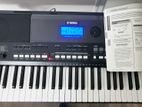 YAMAHA PSR E-433 61 Keys Keyboard (MIDI + Live!) Semi-Professional