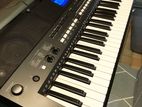 YAMAHA PSR E-433 Keyboard (MIDI + Live!) (Almost New)