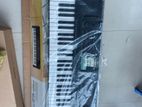 Yamaha PSR-E273 digital keyboard