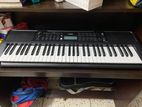 Yamaha PSR - E383 keyboard