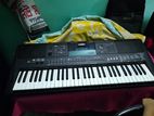 Yamaha PSR-E463 Key Keyboard With Adapter