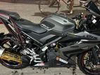 Yamaha R15 2021