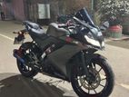 Yamaha R15 2022