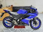 Yamaha R15 . 2022