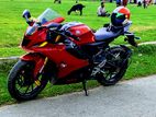 Yamaha R15 . 2022