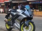 Yamaha R15 . 2022