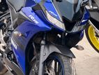 Yamaha R15 . 2022