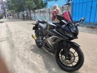 Yamaha R15 . 2023