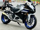 Yamaha R15 M . 2022