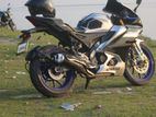 Yamaha R15 M . 2022