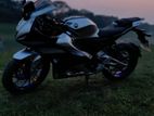 Yamaha R15 M . 2022