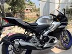 Yamaha R15 M . 2025