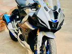 Yamaha R15 M . 2025