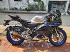 Yamaha R15 M BS7 CARBON 2024