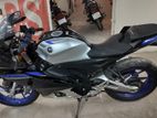 Yamaha R15 M BS7 icon carbon 2025