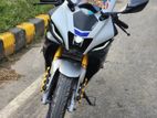 Yamaha R15 M . 2022