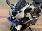 Yamaha R15 M . 2022