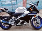 Yamaha R15 M . 2025