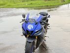 Yamaha R15 M . 2022