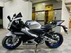 Yamaha R15 M . 2022