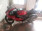 Yamaha R15 . 2022