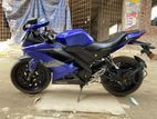 Yamaha R15 S . 2022