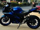 Yamaha R15 V-4 2023