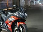 Yamaha R15 v2 2017