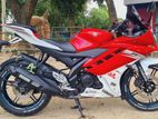 Yamaha R15 V2 . 2011