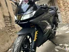 Yamaha R15 . 2022
