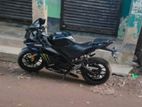 Yamaha R15 . 2022