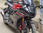 Yamaha R15 . 2022