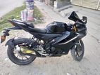 Yamaha R15 V4 . 2022