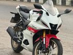 Yamaha R15 ` 2022