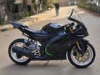 Yamaha R15 V4 . 2023