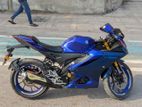 Yamaha R15 . 2022