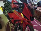 Yamaha YZF R15 . 2023